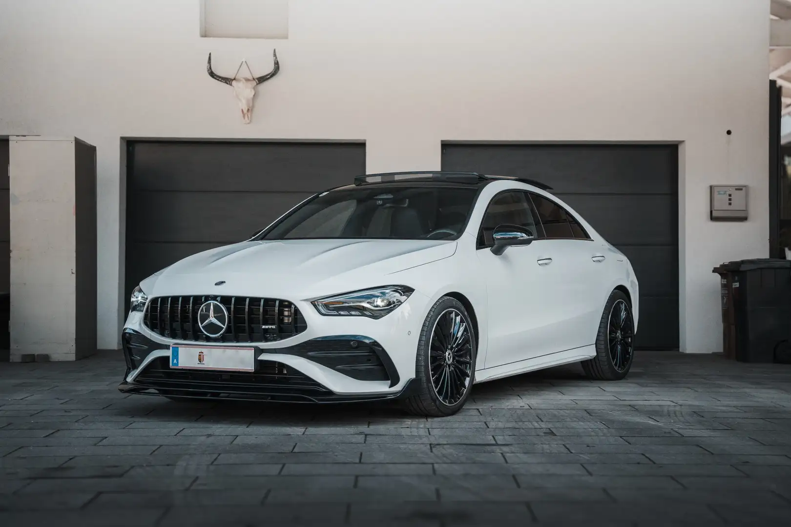Mercedes-Benz CLA 250 250e Coupe PHEV Entry 15,6kWh Aut. - 1