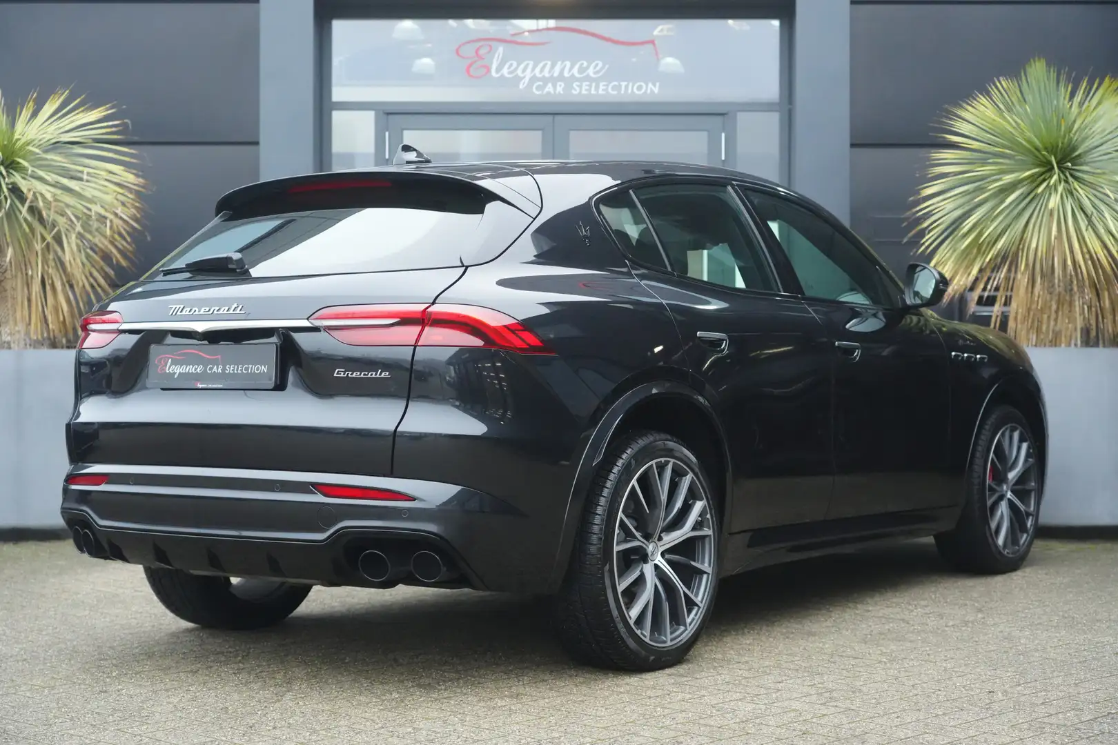 Maserati Grecale 2.0 MHEV Modena 330pk Stoelverwarming/HUD/SonusFab Černá - 2