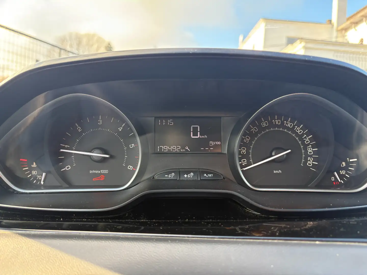 Peugeot 208 1.6 BlueHDi Weiß - 2