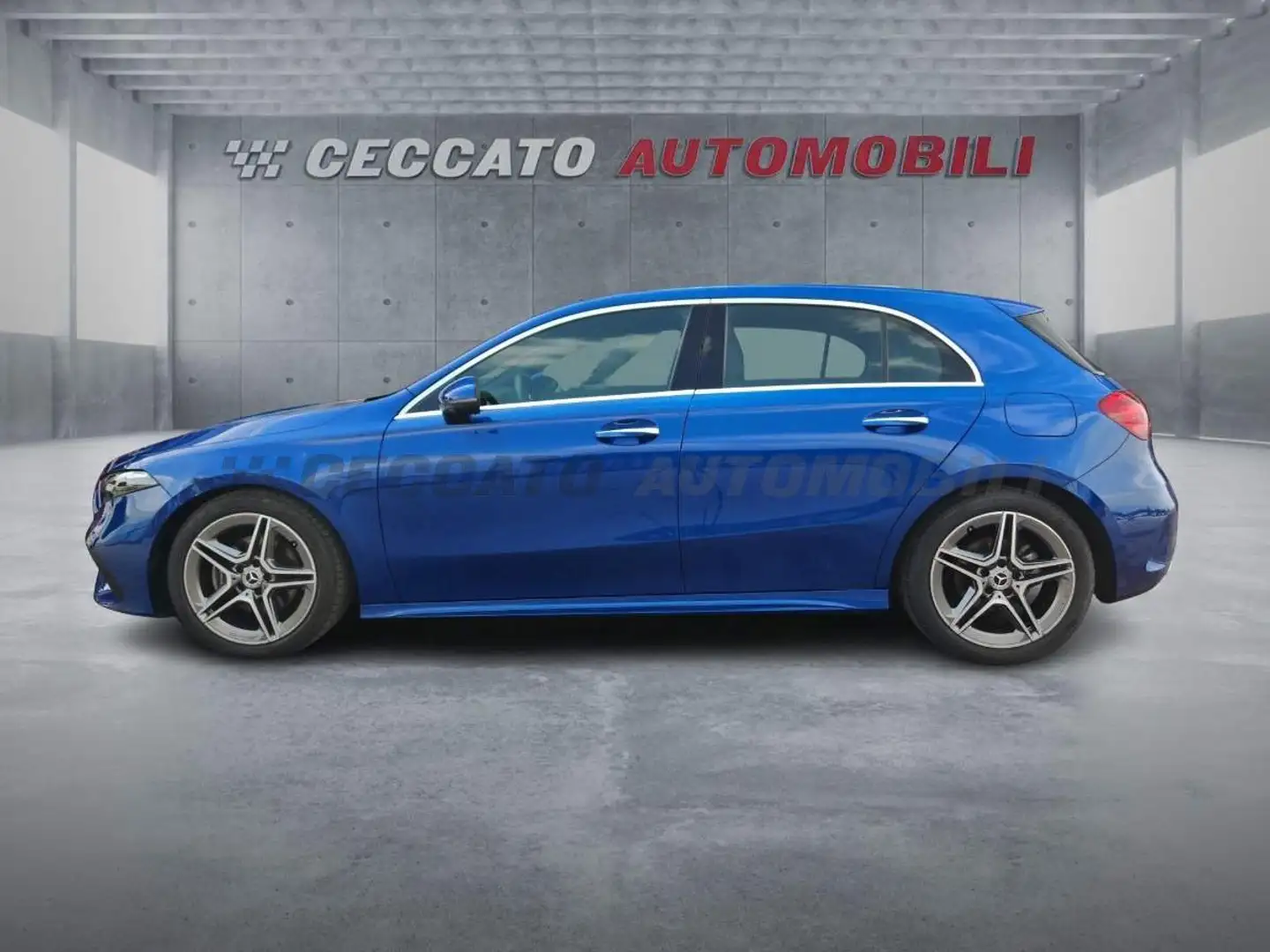 Mercedes-Benz A 180 A 180 d AMG Line Premium auto Blu/Azzurro - 2