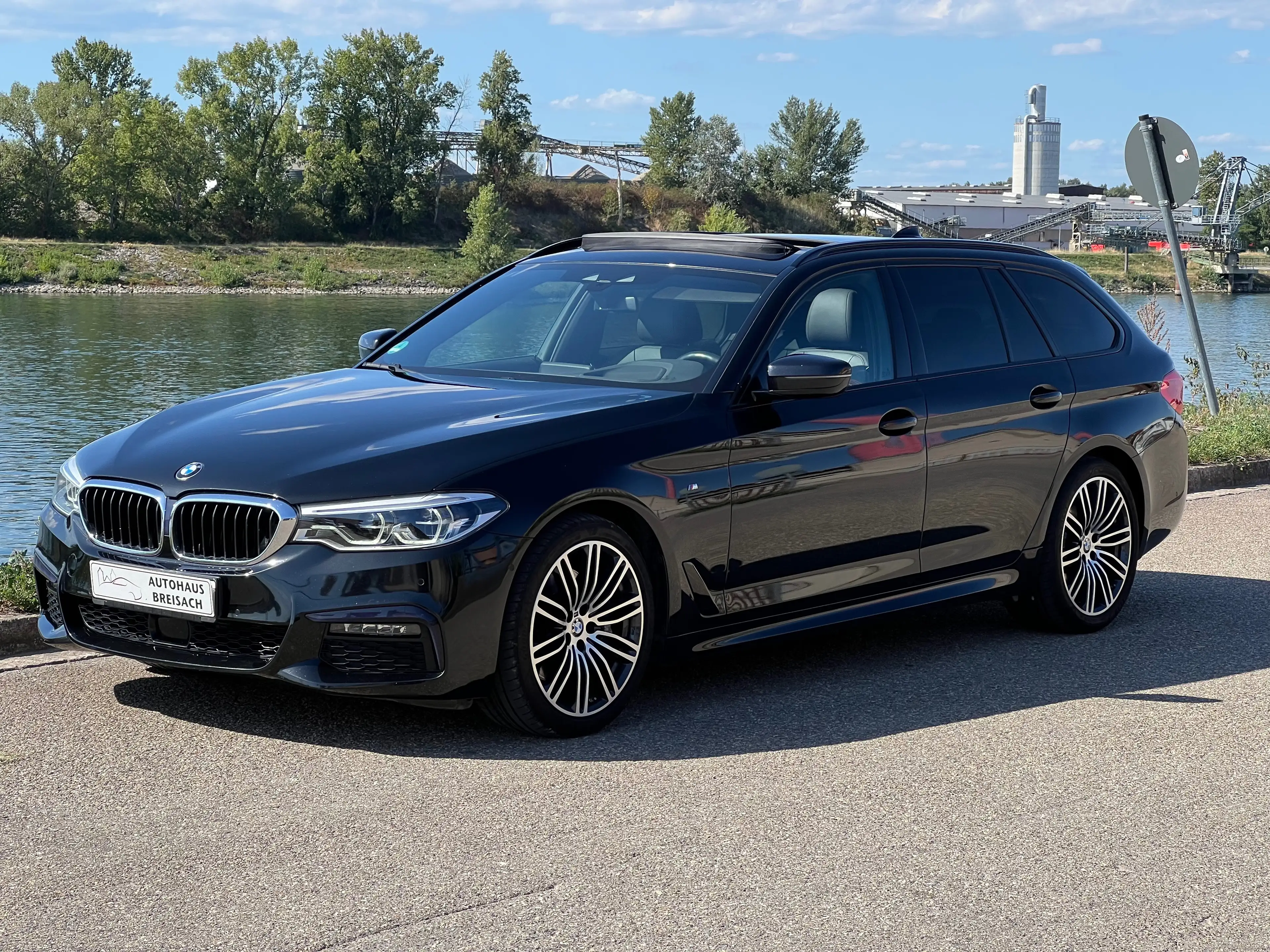 BMW 530 5er Touring Diesel M530d xDrive Touring Aut. M Packet — photo 3
