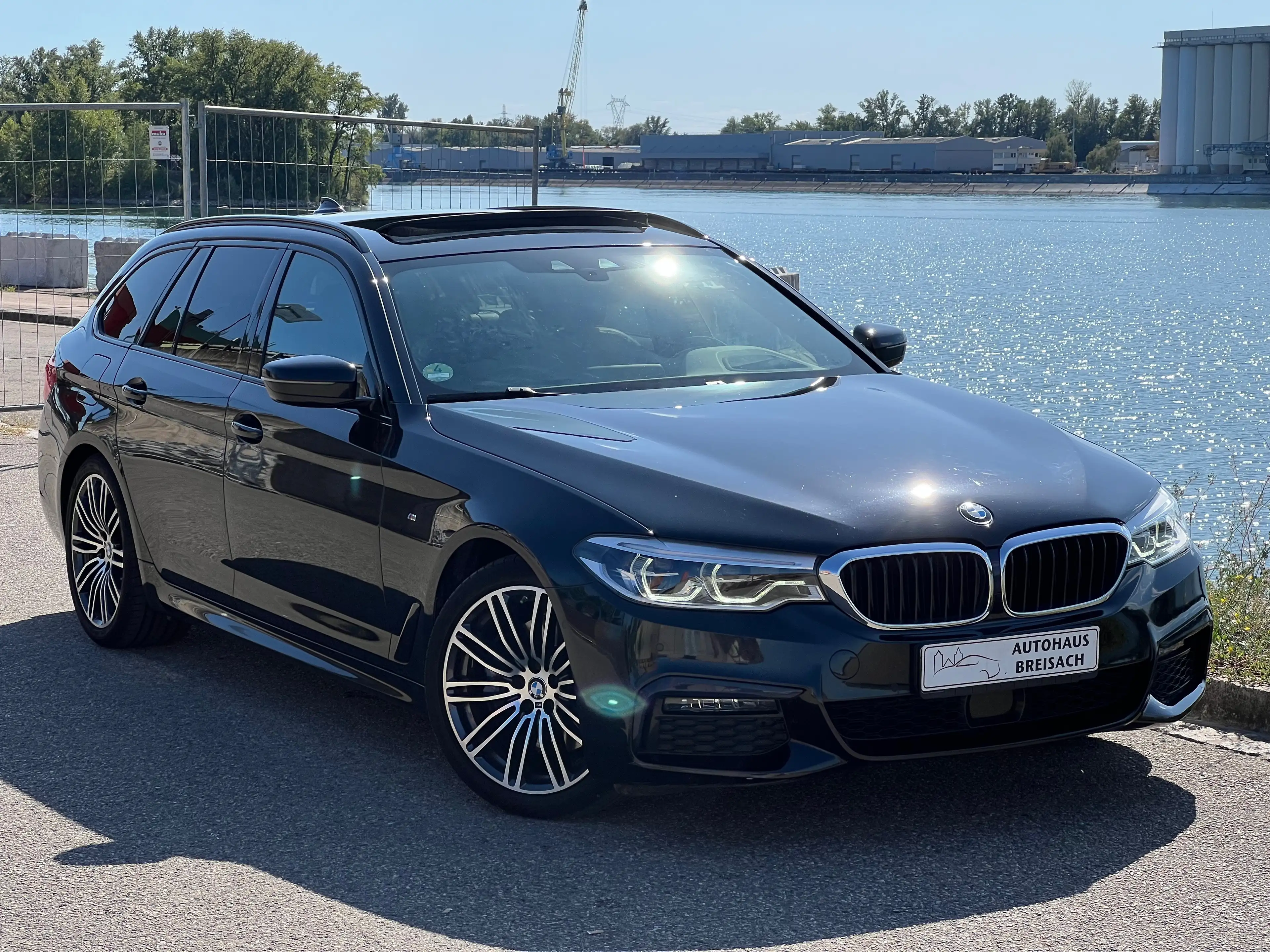 BMW 530 5er Touring Diesel M530d xDrive Touring Aut. M Packet — photo 9