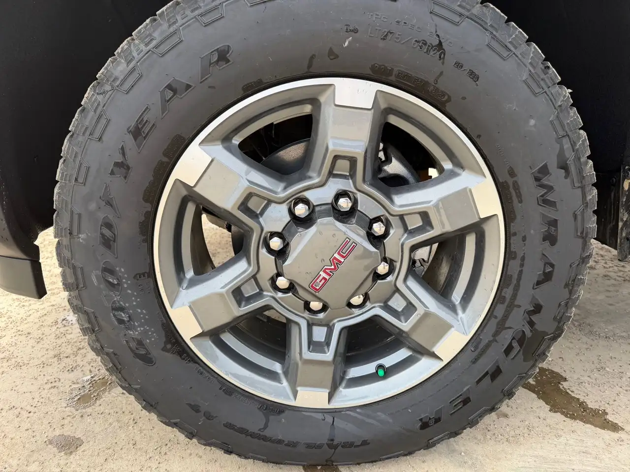 GMC Sierra 3500HD снимка GMC Sierra 3500HD