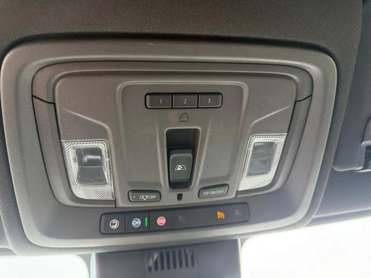 GMC Sierra 3500HD снимка GMC Sierra 3500HD