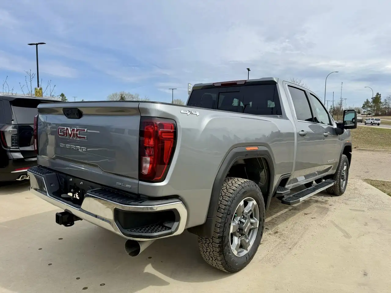 GMC Sierra 3500HD снимка GMC Sierra 3500HD