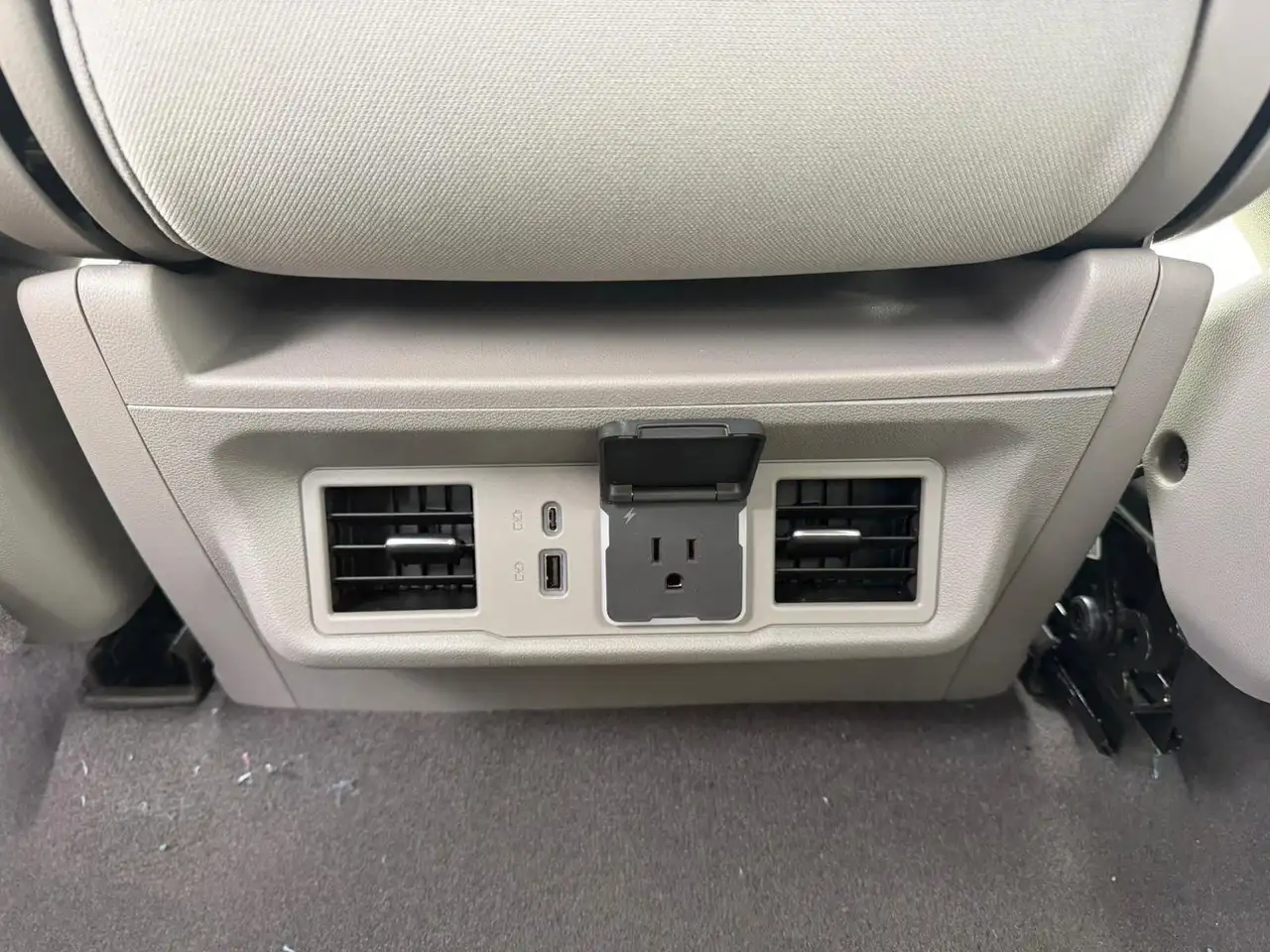 GMC Sierra 3500HD снимка GMC Sierra 3500HD