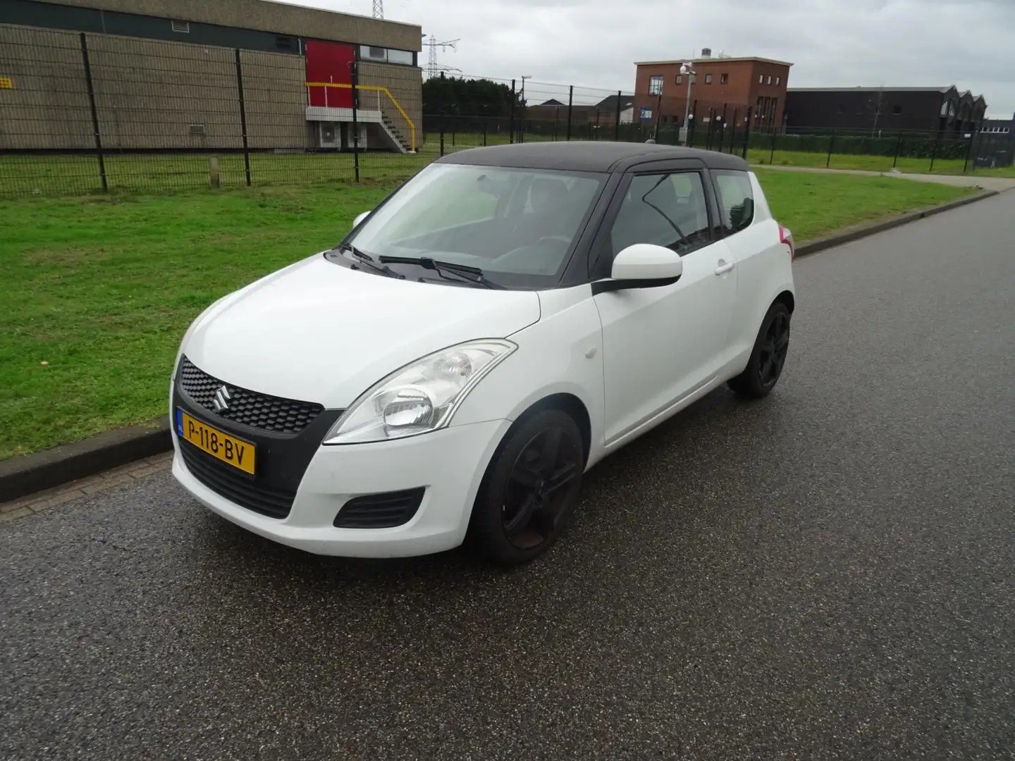 Suzuki Swift 1.2 Base Wit - 1