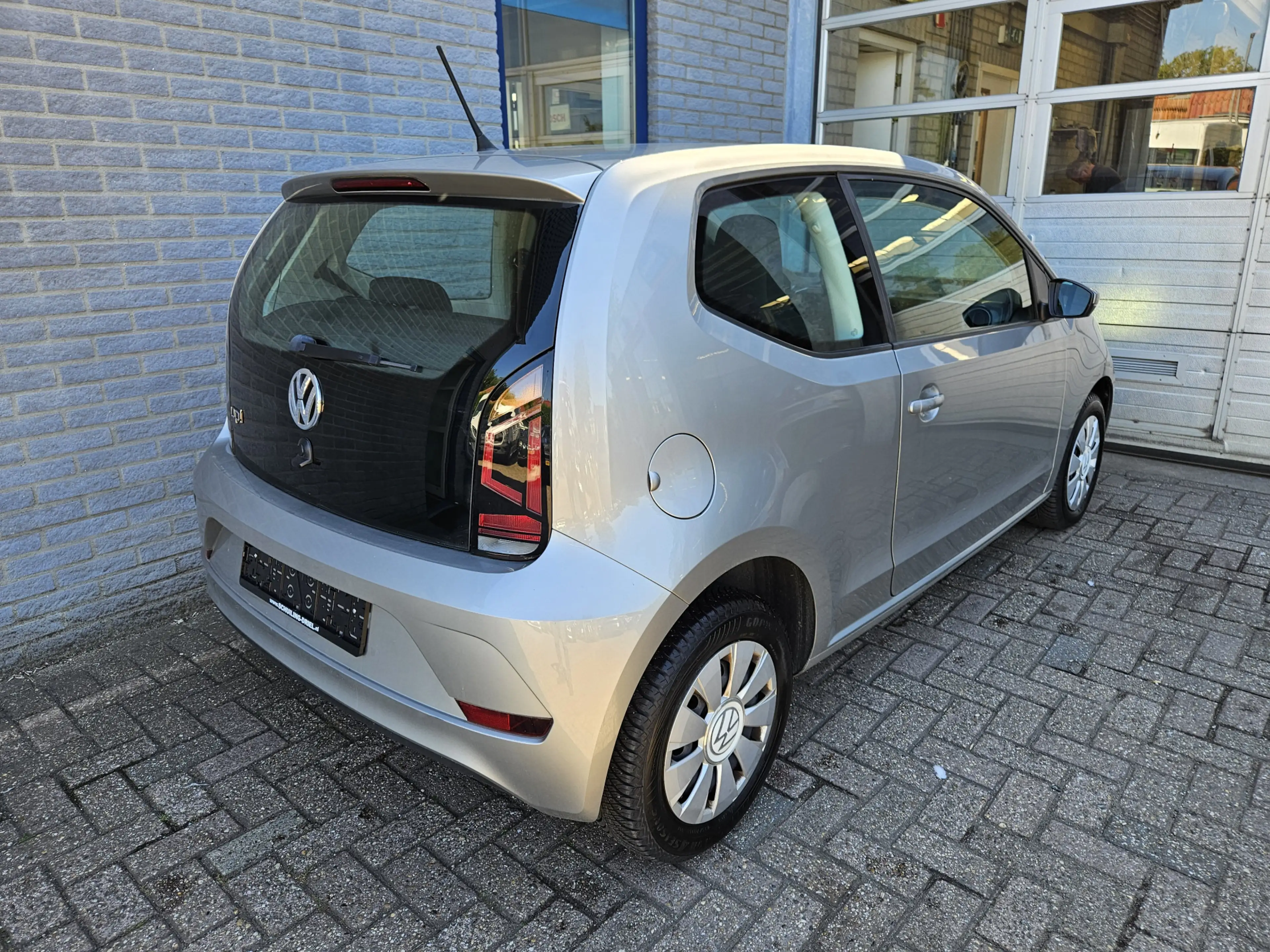 Volkswagen up! 1.0 BMT move up! Inclusief Afleveringskosten — photo 2