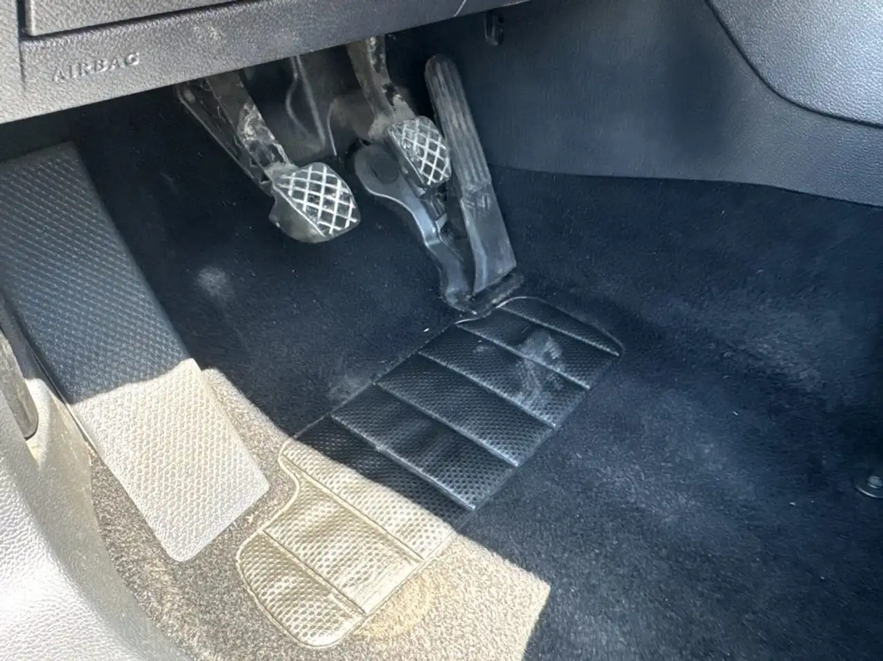 Volkswagen Golf Standard Model — photo 31