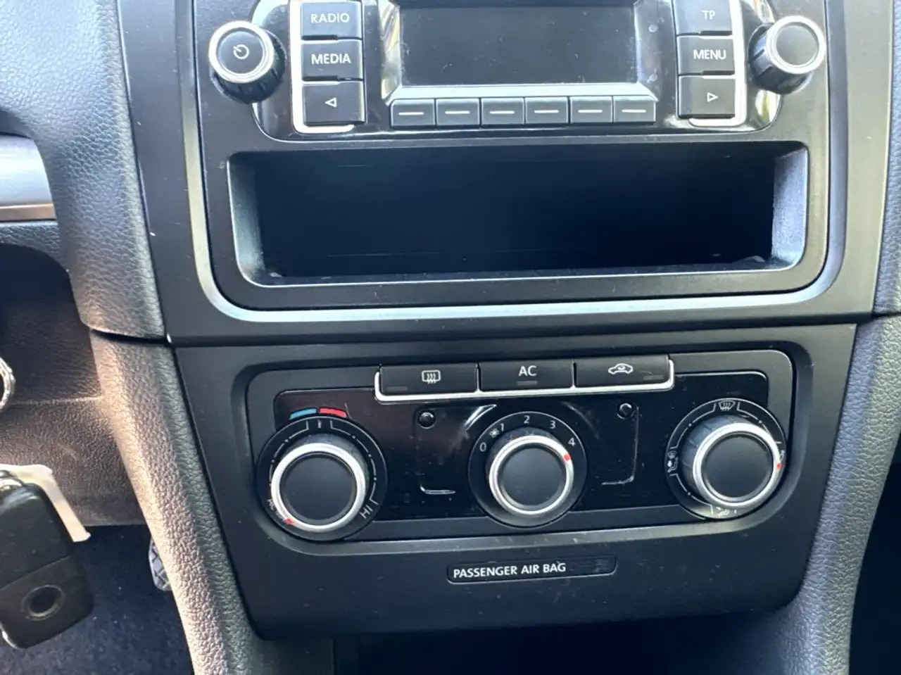 Volkswagen Golf Standard Model — photo 12