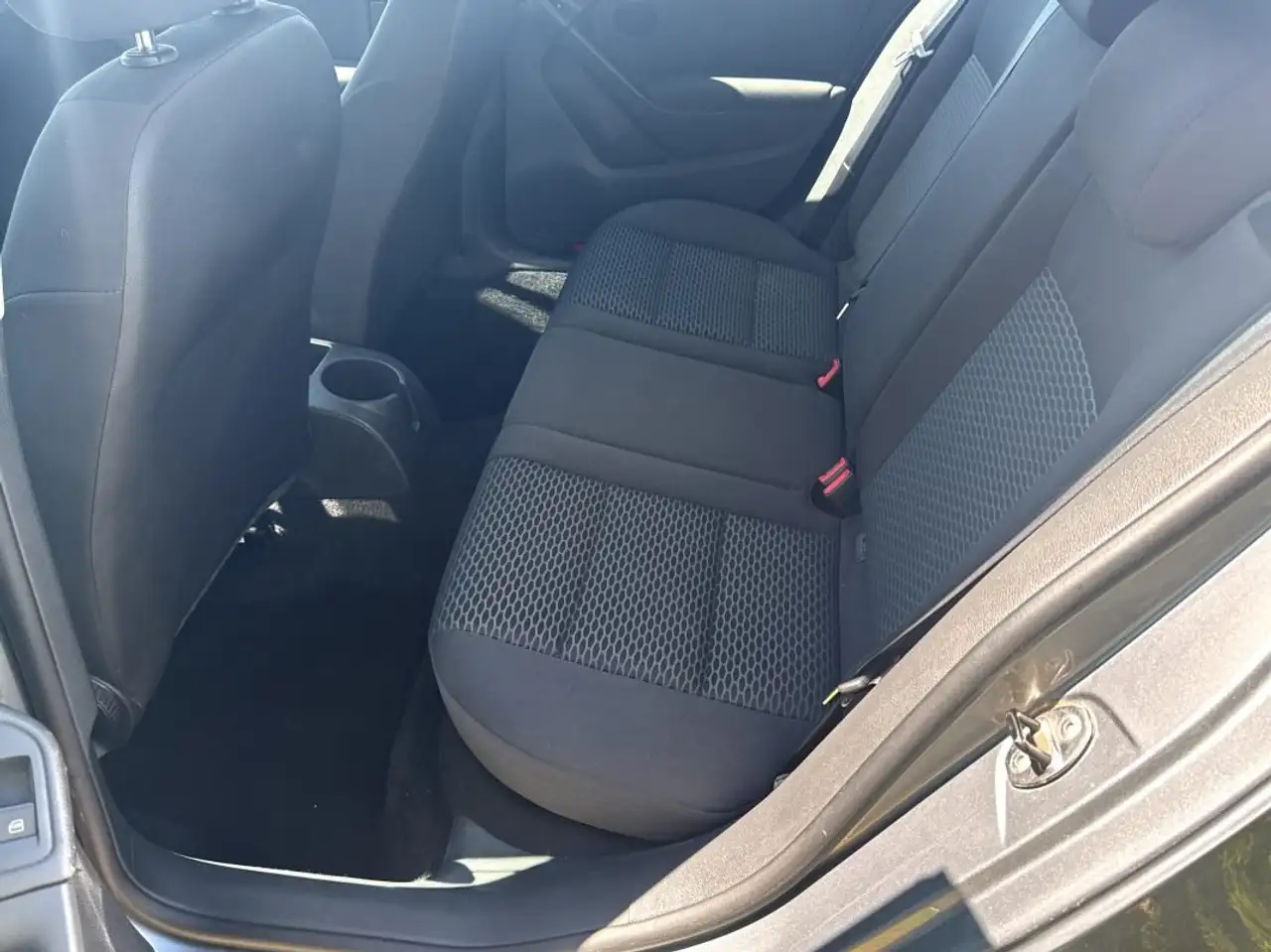 Volkswagen Golf Standard Model — photo 19
