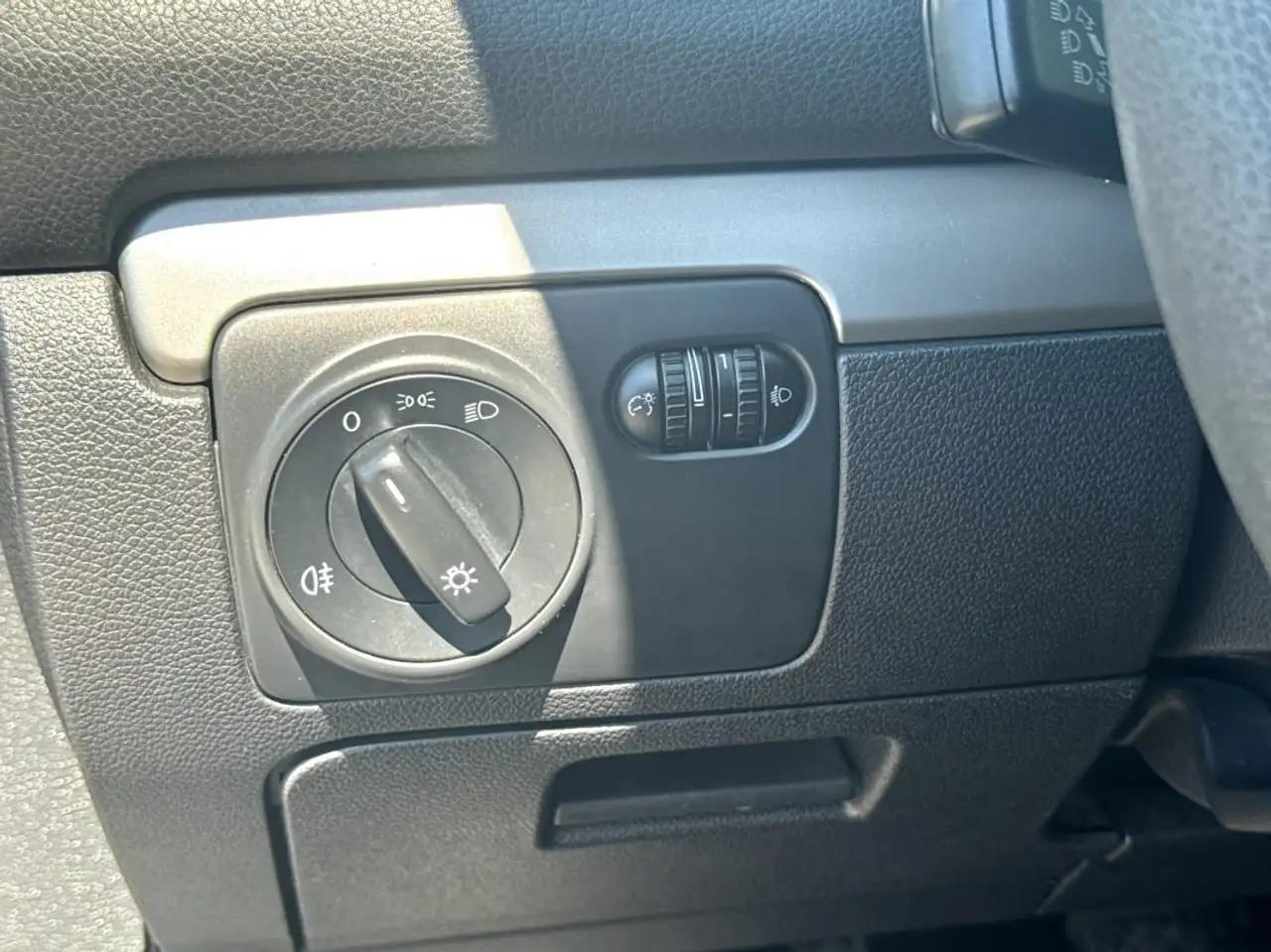 Volkswagen Golf Standard Model — photo 14
