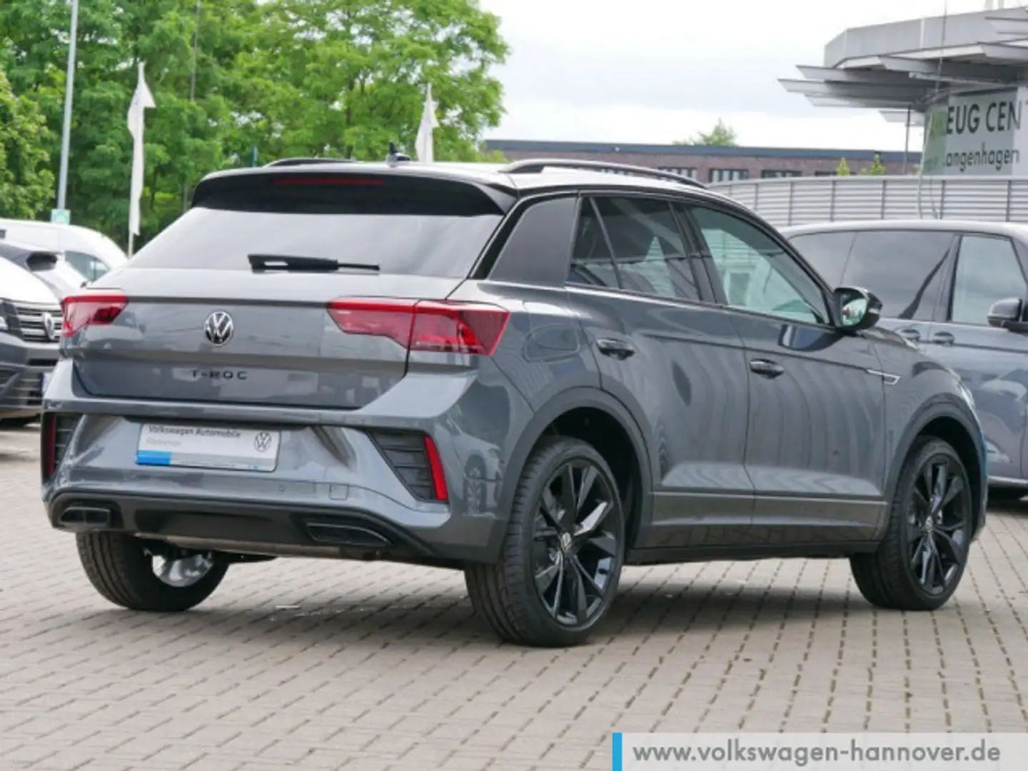 Volkswagen T-Roc 1.5 TSI DSG R-Line Navi IQ.LIGHT Keyless R Grau - 2