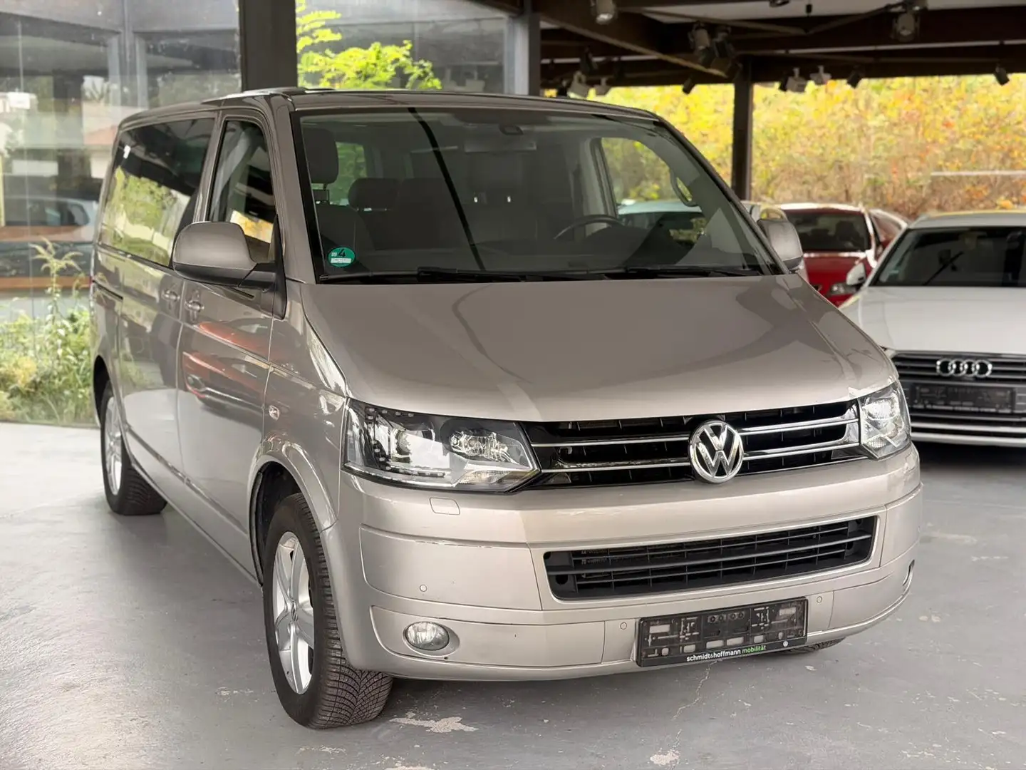 Volkswagen T5 Multivan 4Motion-High-Leder-Navi-AHK-SHZ Beige - 1