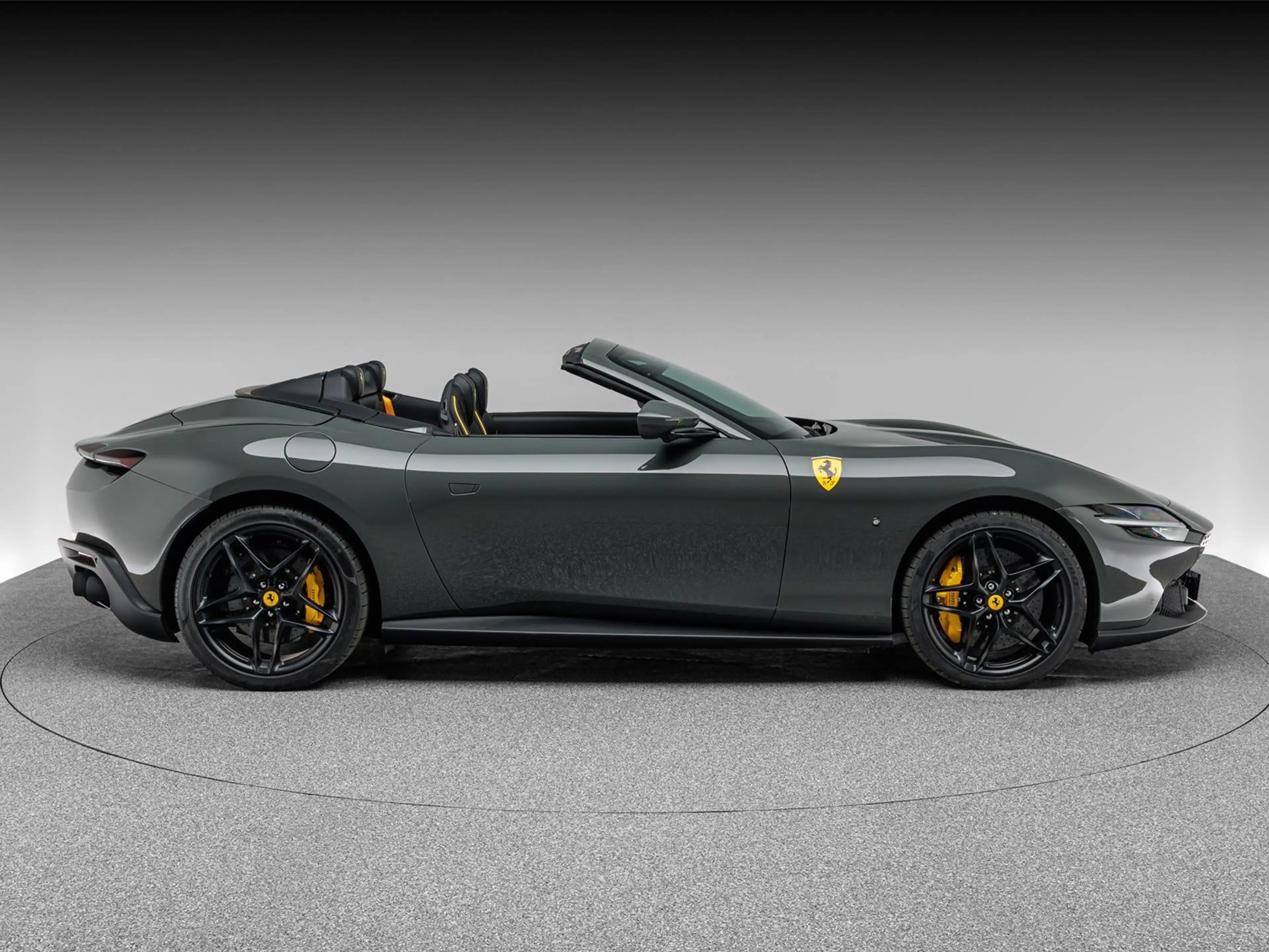 Ferrari Roma Spider — photo 9