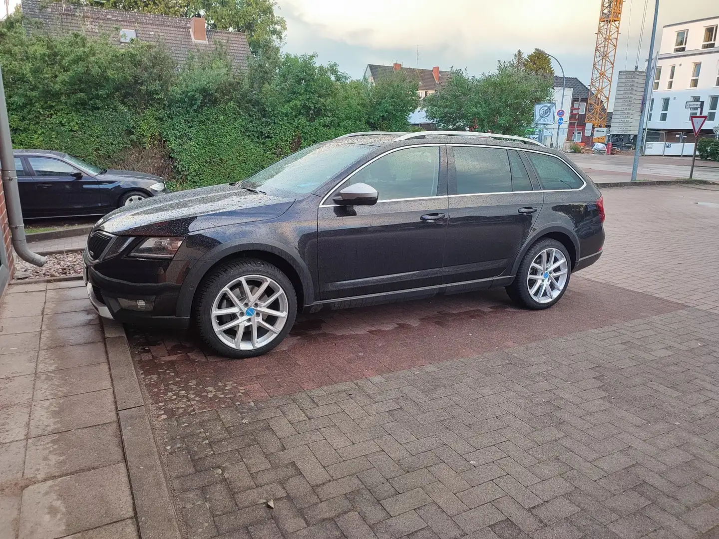 Skoda Octavia Scout 4x4 Schwarz - 1