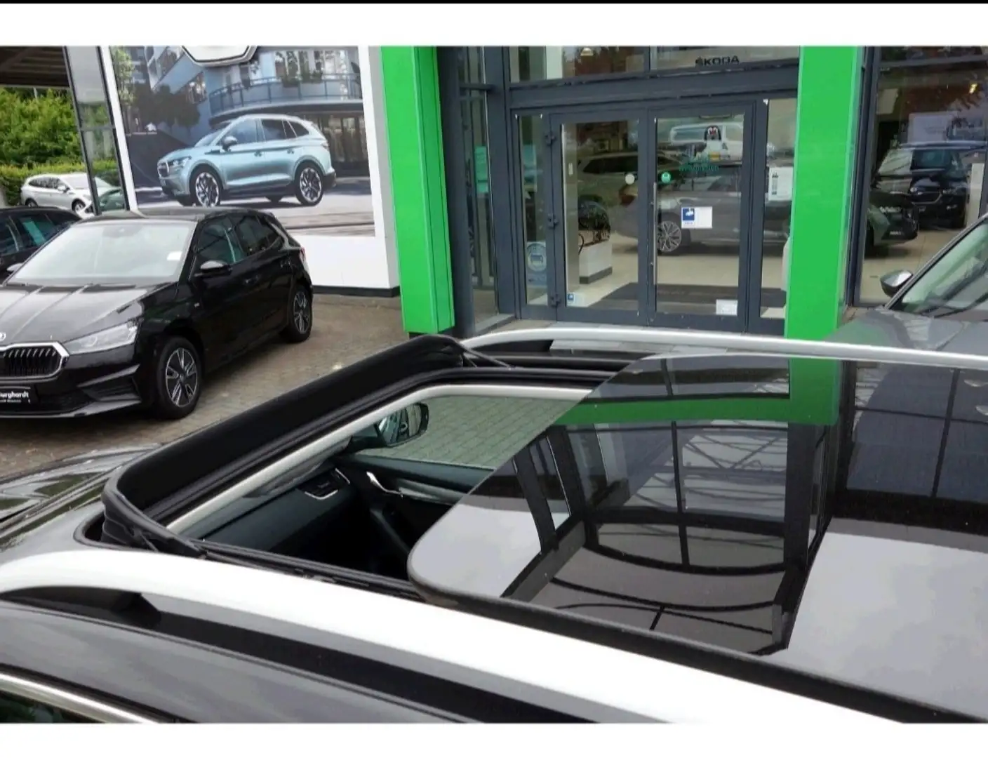 Skoda Octavia Scout 4x4 Schwarz - 2