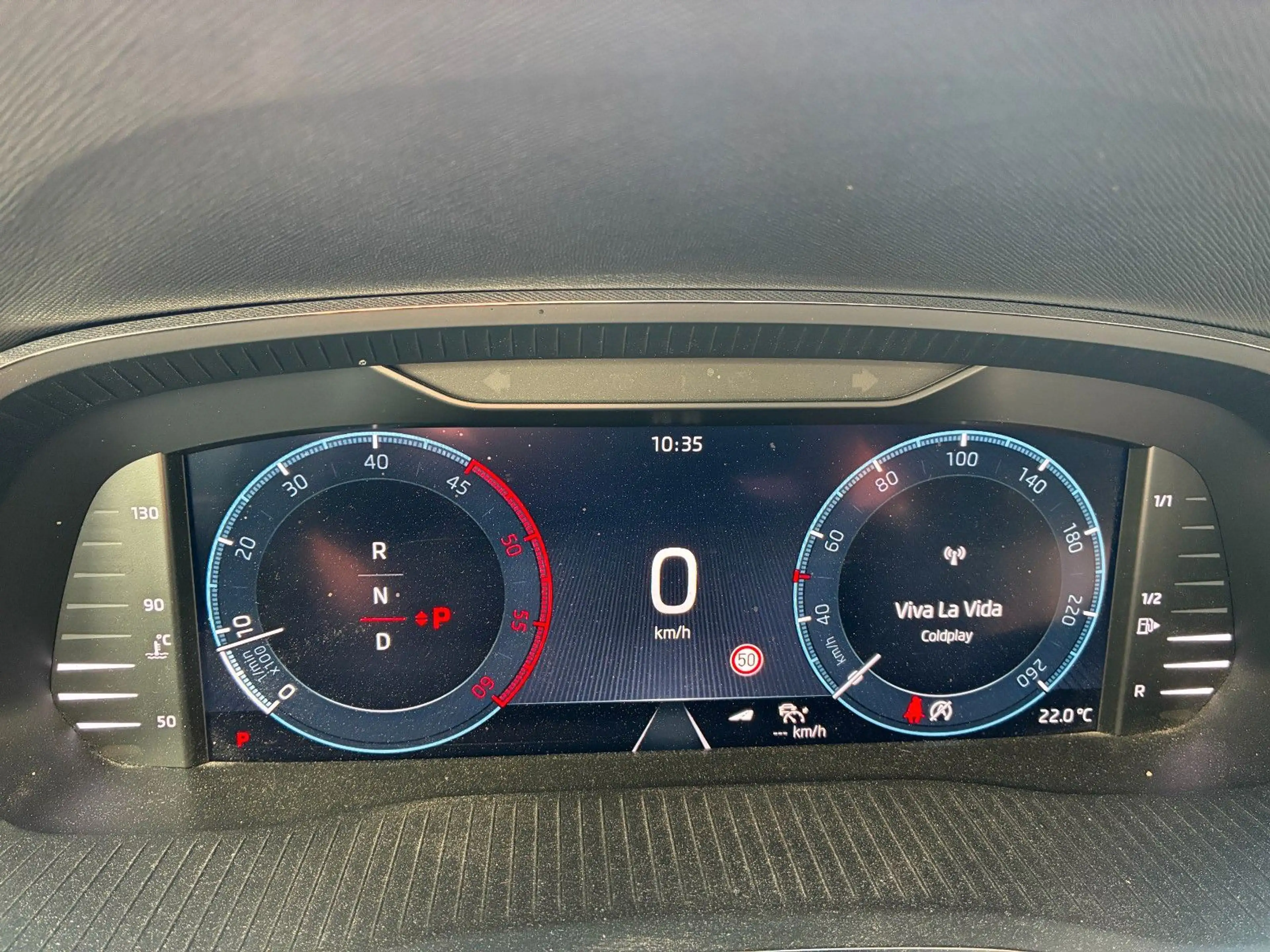 Skoda Octavia Combi Scout 4x4 Navi Standheizung AHK ! — photo 14