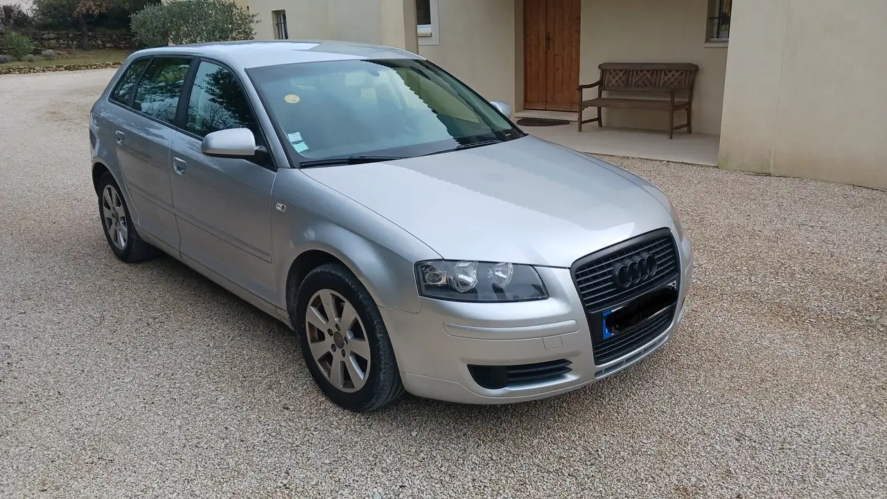 Audi A3 SportBack 2.0 FSI Attraction