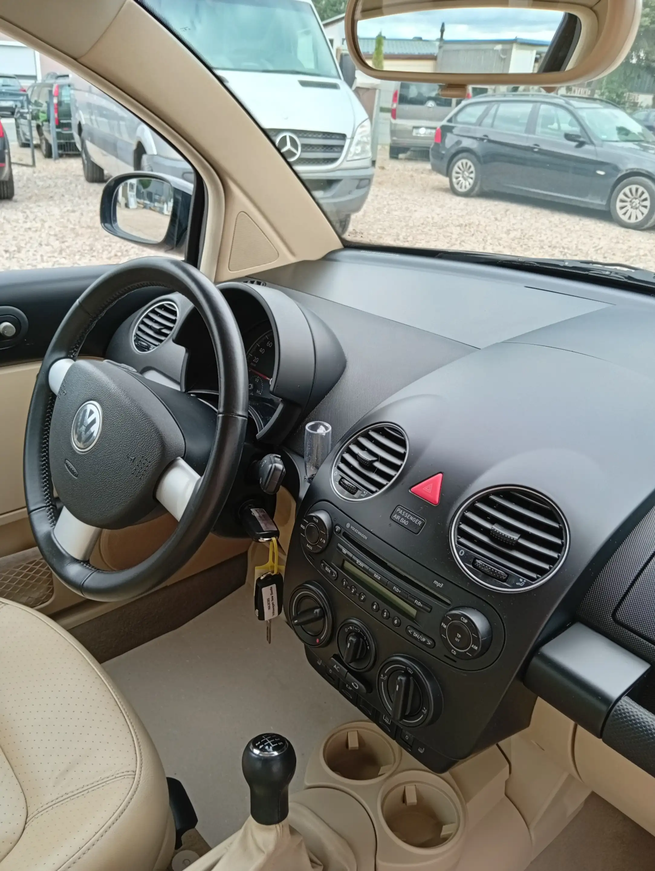 Volkswagen New Beetle New Beetle 1.6 Carat, Leder! KD & ZR Neu! — photo 14