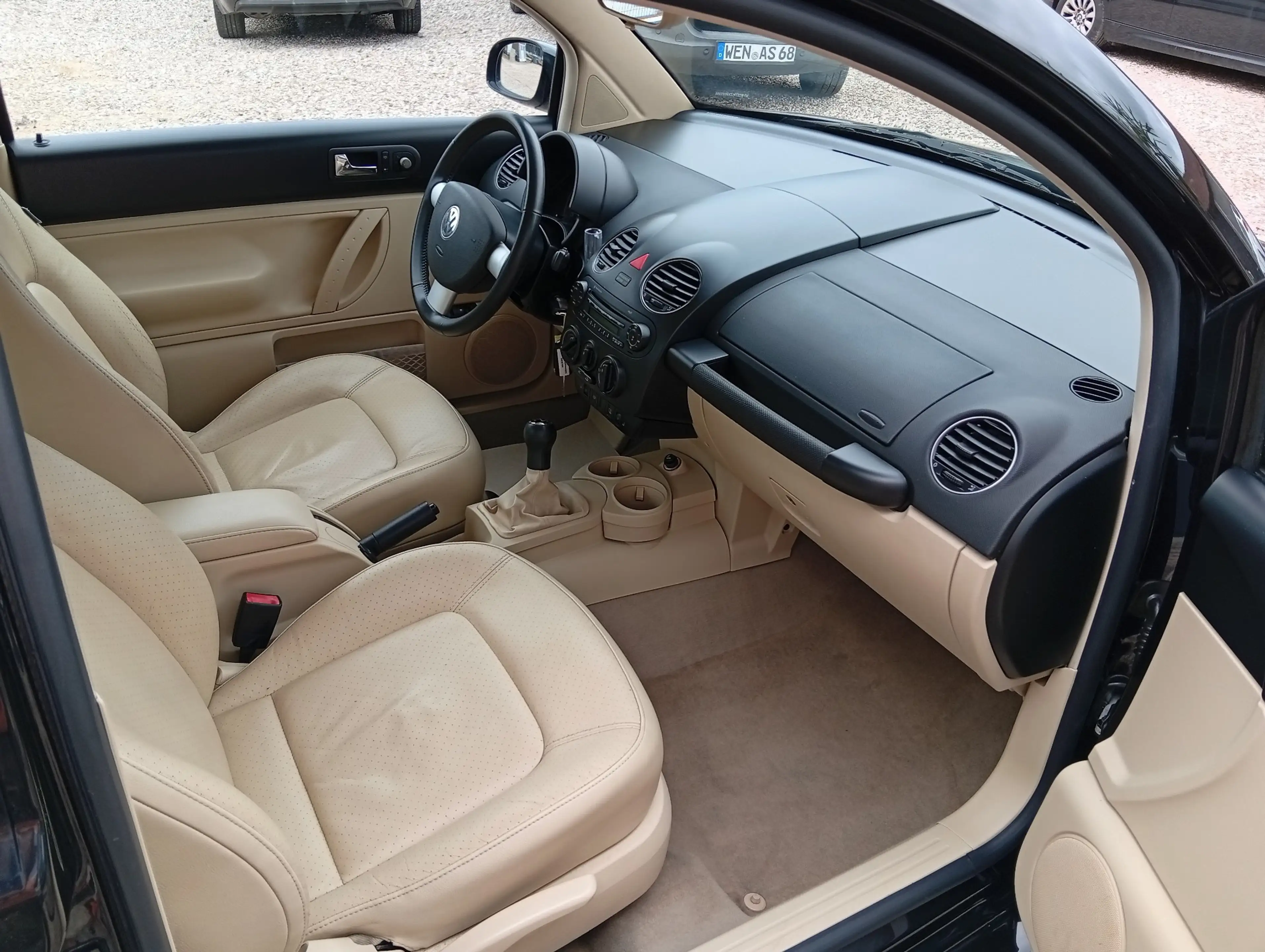 Volkswagen New Beetle New Beetle 1.6 Carat, Leder! KD & ZR Neu! — photo 13