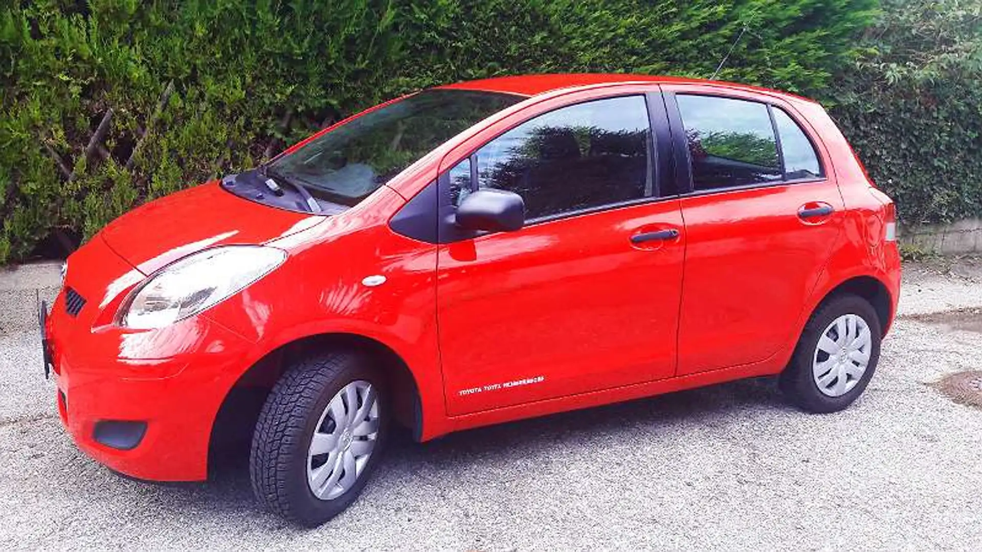 Toyota Yaris Yaris 1,0 VVT-i Luna Luna Rot - 1