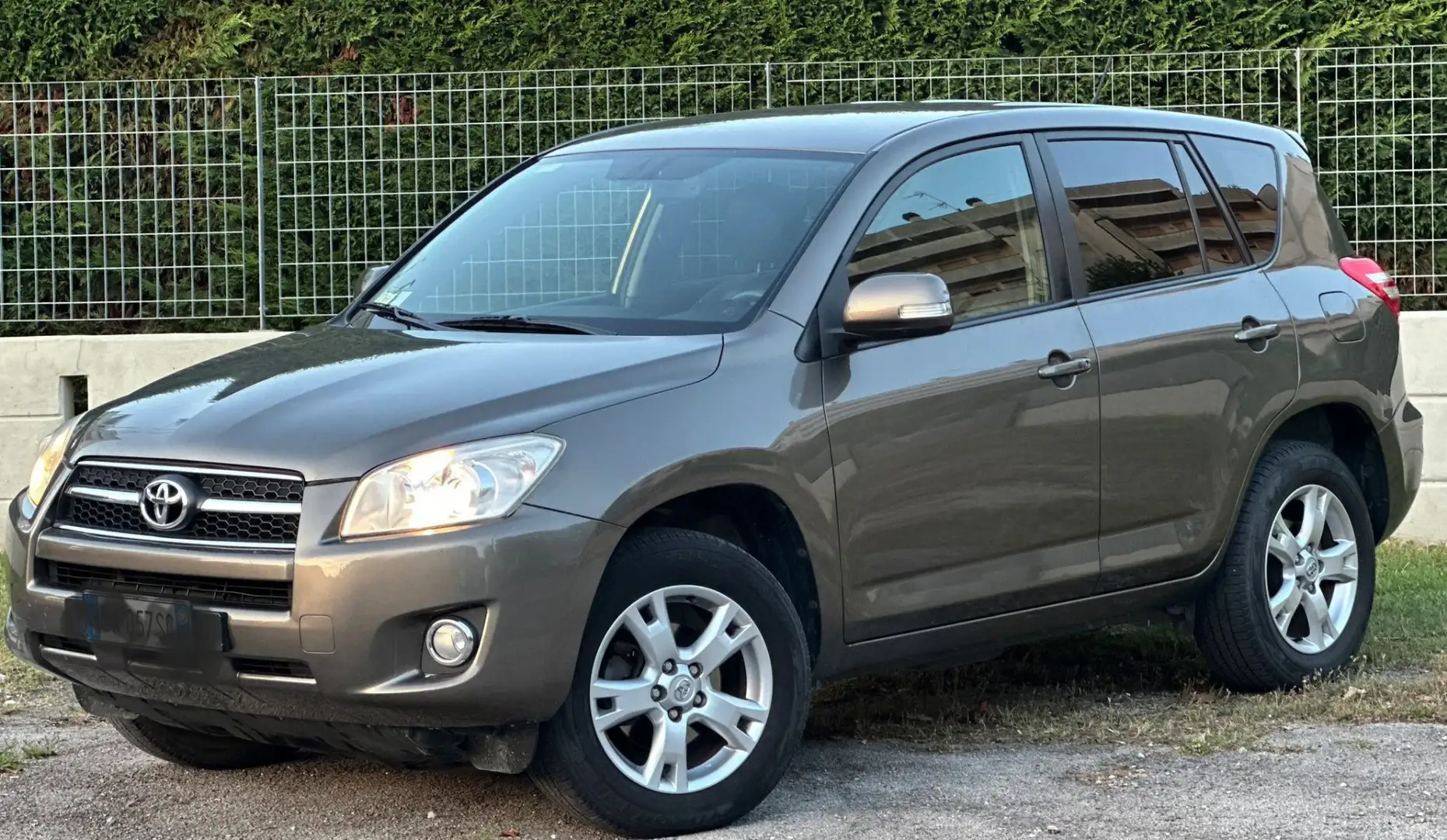 Toyota RAV 4 2.2 D-4D 4x4 Sol - 2