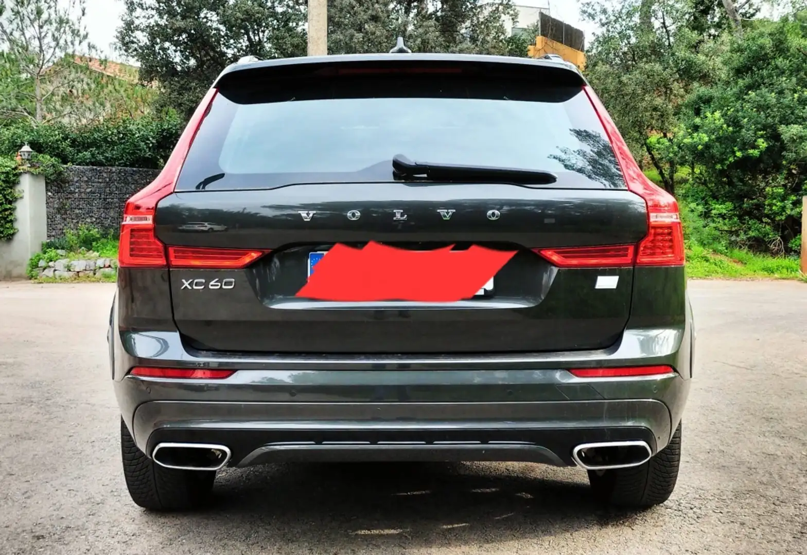 Volvo XC60 T8 Twin Recharge R-Design Gris - 2