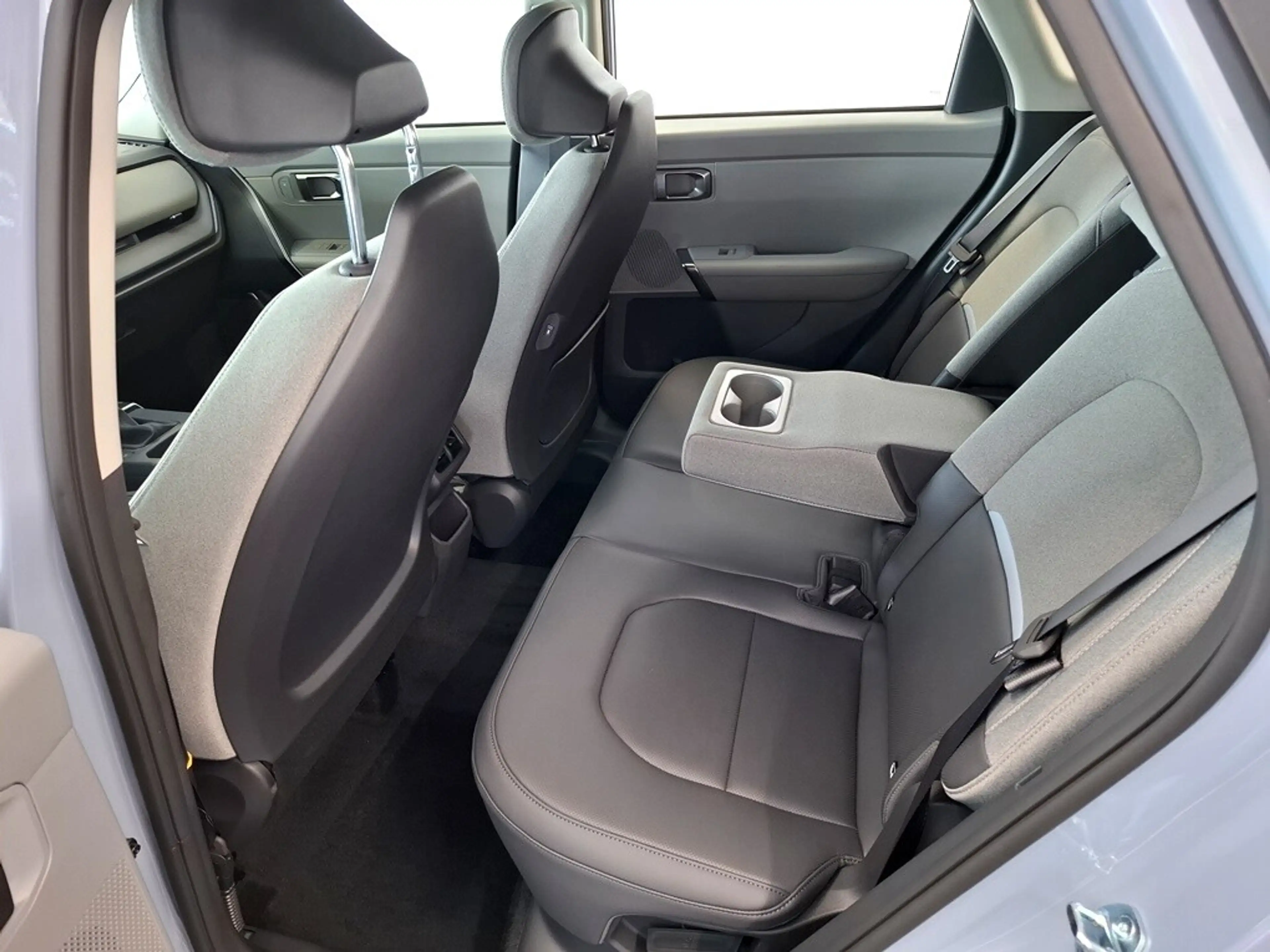 Kia Seltos 1,6 TGDI 180 2WD Silber — photo 11