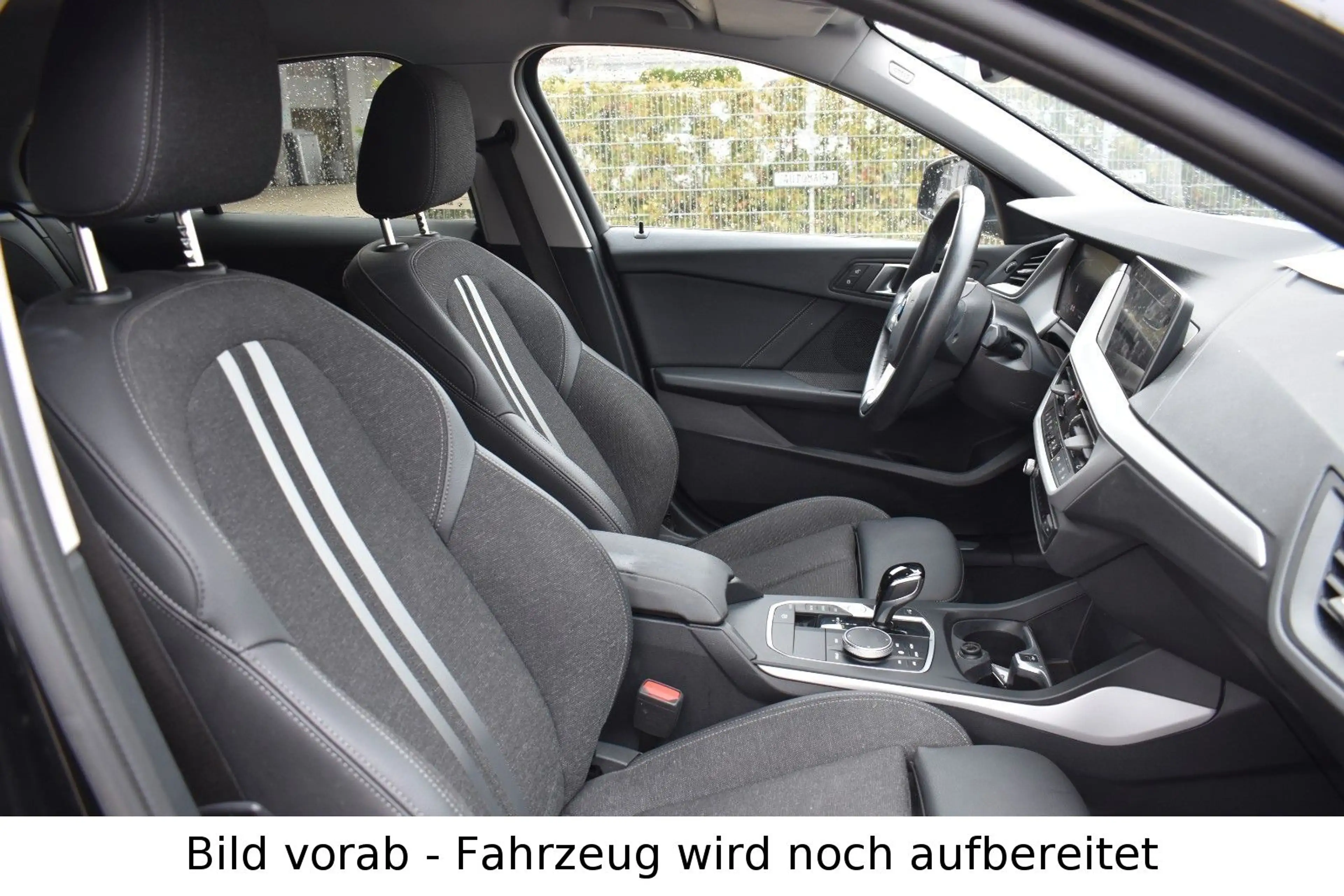 BMW 118 i Aut. Advantage Navi Sitzhzg Sportsitze 17" — photo 9