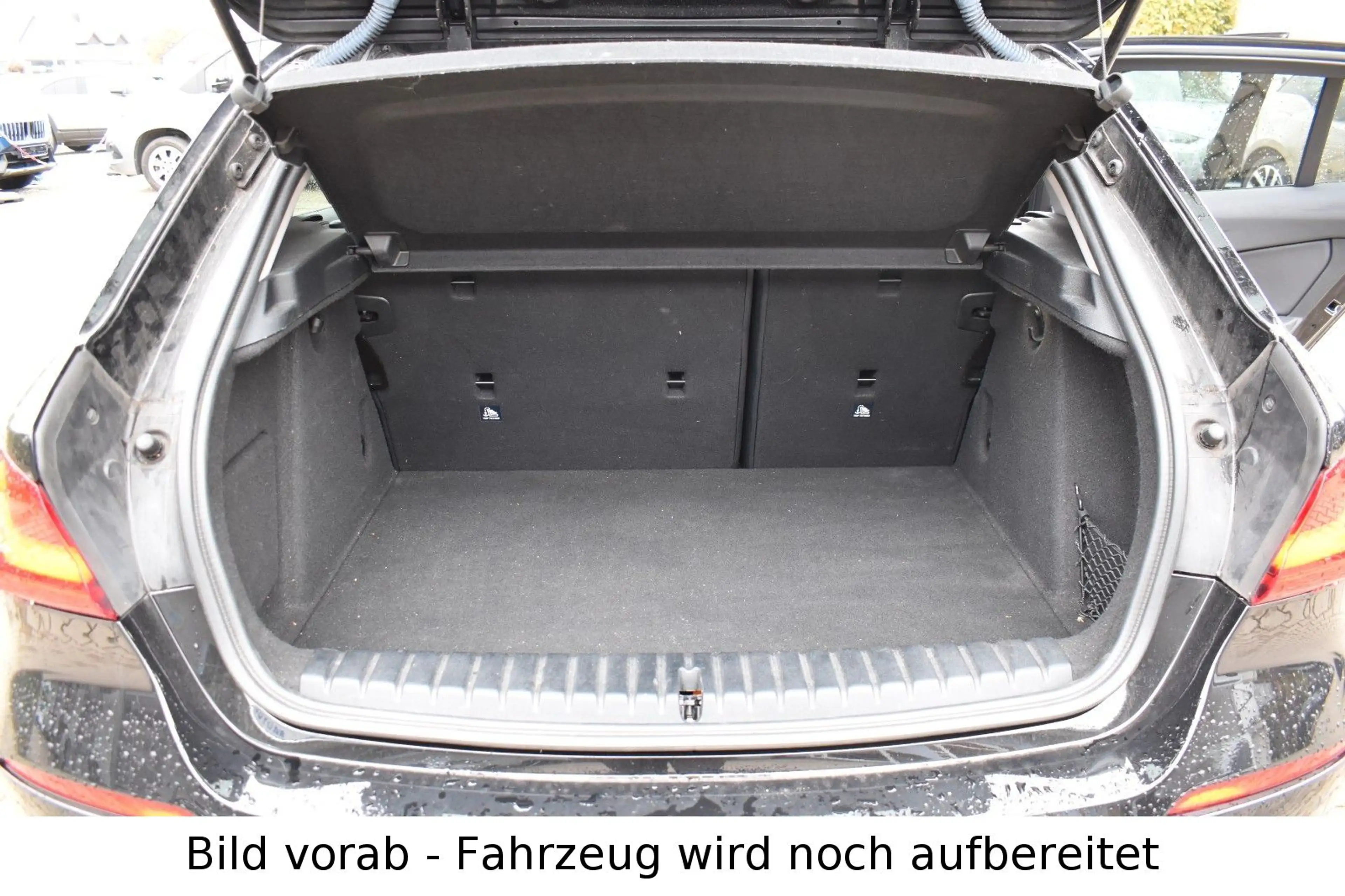 BMW 118 i Aut. Advantage Navi Sitzhzg Sportsitze 17" — photo 11