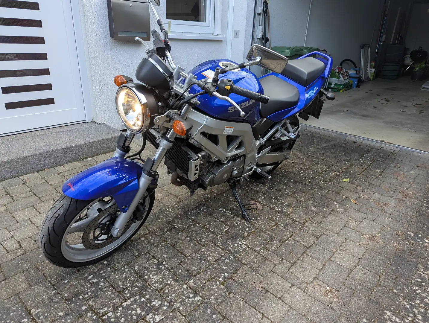 Suzuki SV 650 Garagenfahrzeug, TÜV, Reifen neuwertig Blau - 1