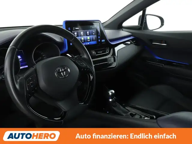 Toyota C-HR view 11