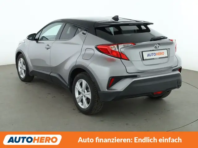 Toyota C-HR view 4