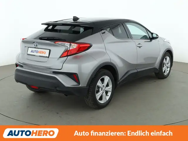 Toyota C-HR view 6