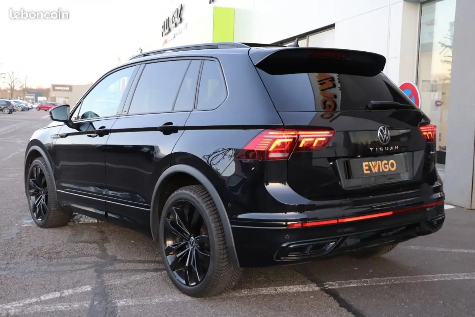 Volkswagen Tiguan 2.0 TDI 200 R-LINE EXCLUSIVE FULL BLACK 4MOTION DS Noir - 2