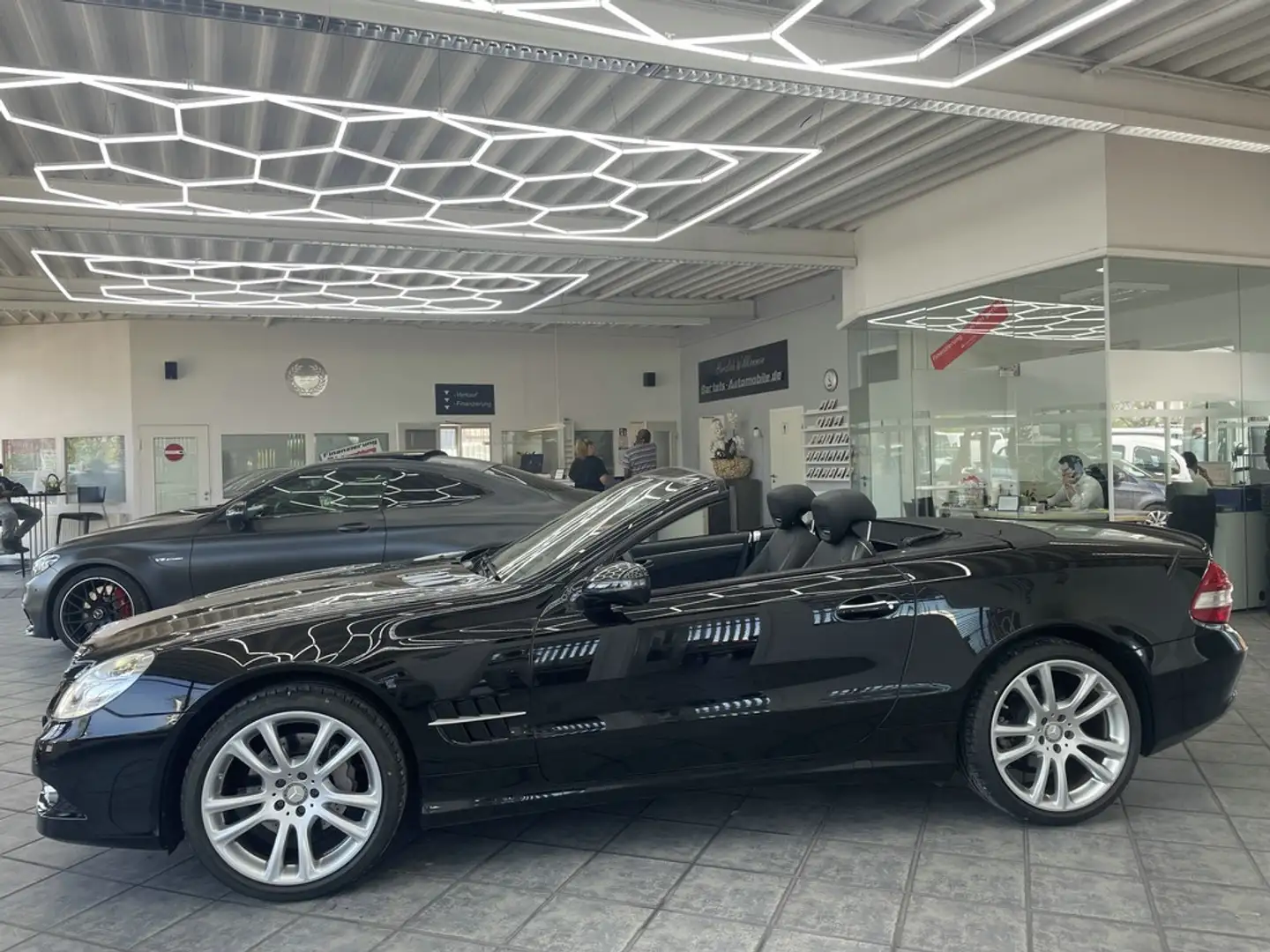 Mercedes-Benz SL 350 Sport Paket, haman kardon Sound Černá - 2