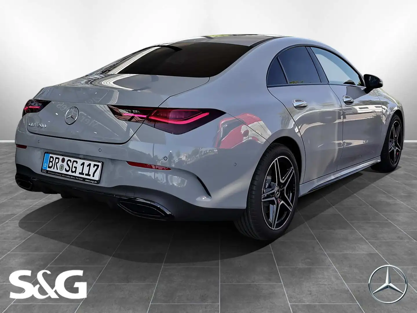 Mercedes-Benz CLA 200 Coupé AMG Distron+360°+LED+Pano+Standhzg Gris - 2