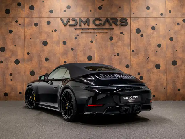 Porsche 992 view 10