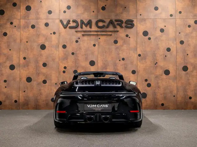 Porsche 992 view 4