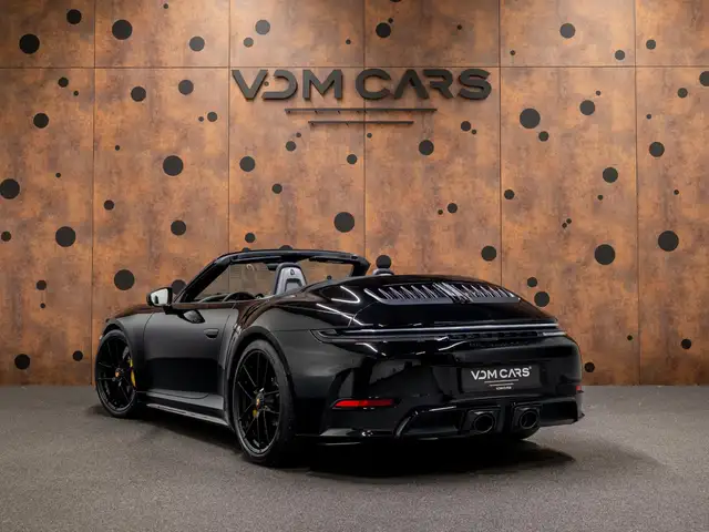 Porsche 992 view 3