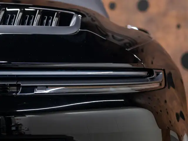 Porsche 992 view 15