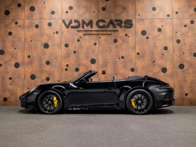 Porsche 992 view 2