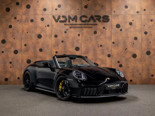 Porsche 992 view 7