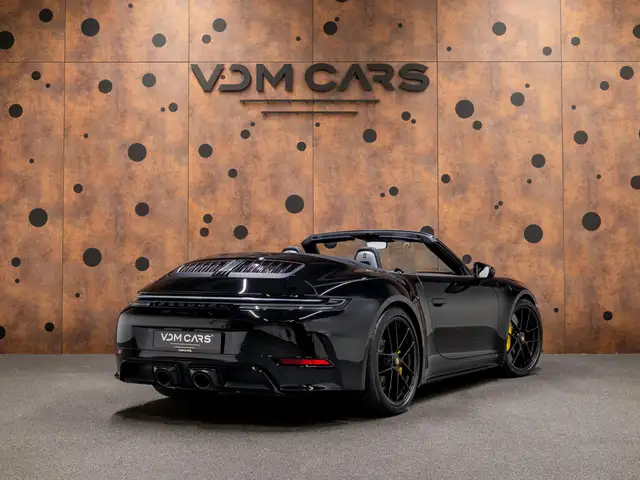 Porsche 992 view 5