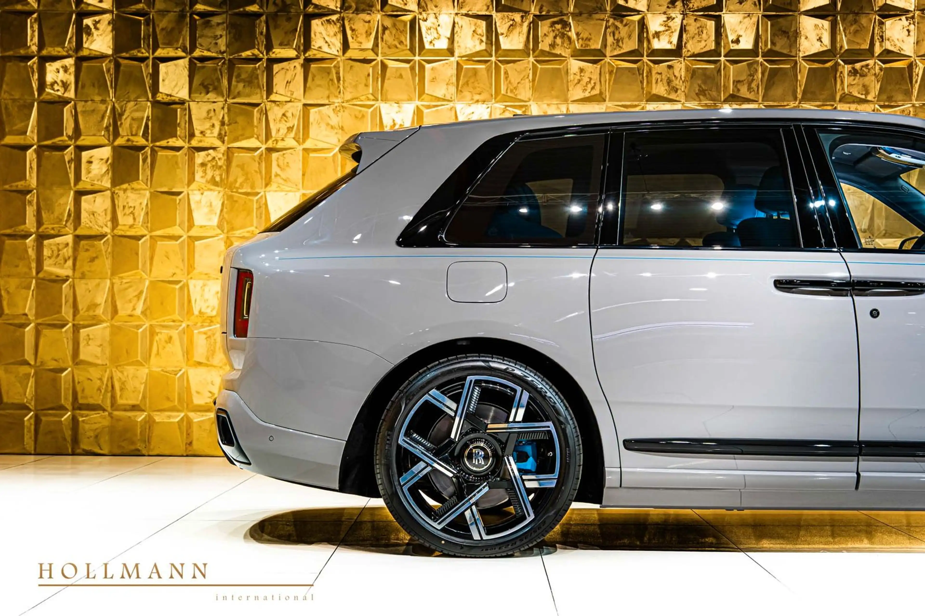 Rolls-Royce Cullinan SERIES II + BLACK BADGE + MY2026 — photo 9
