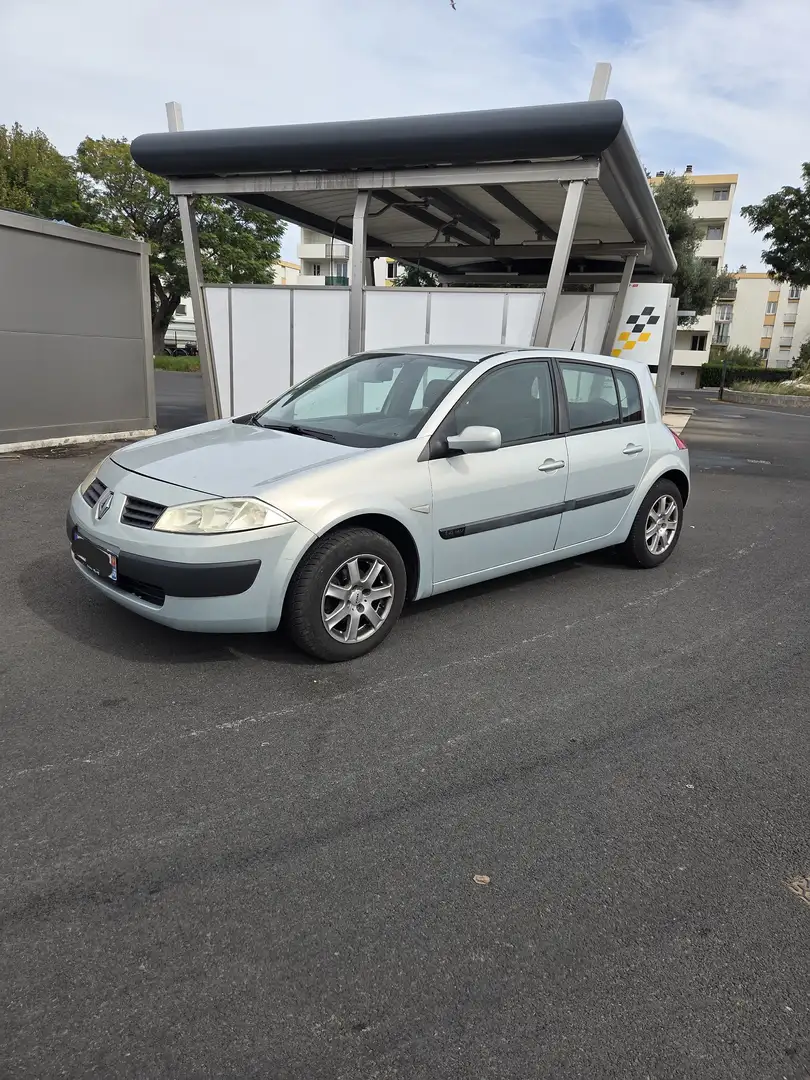 Renault Megane Mégane 1.4 16V 98 Confort Authentique Gris - 1