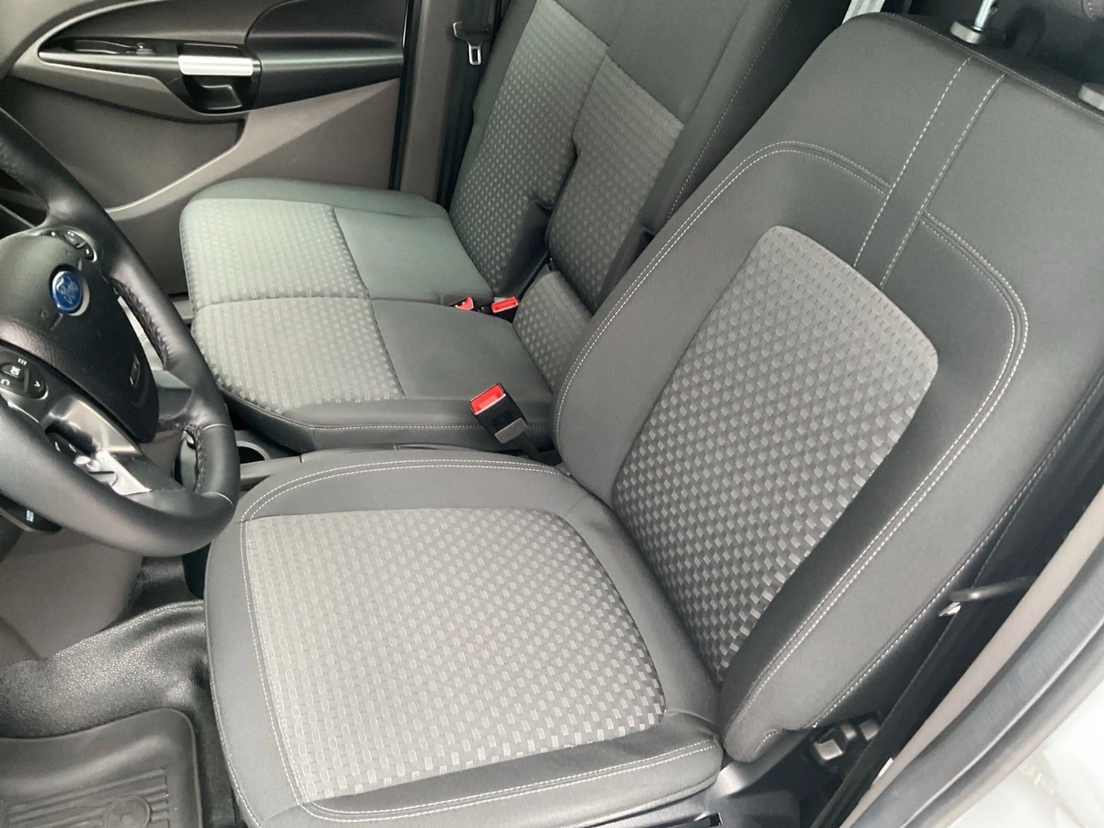 Ford Transit Connect Kasten L1 Wenig Km — photo 11