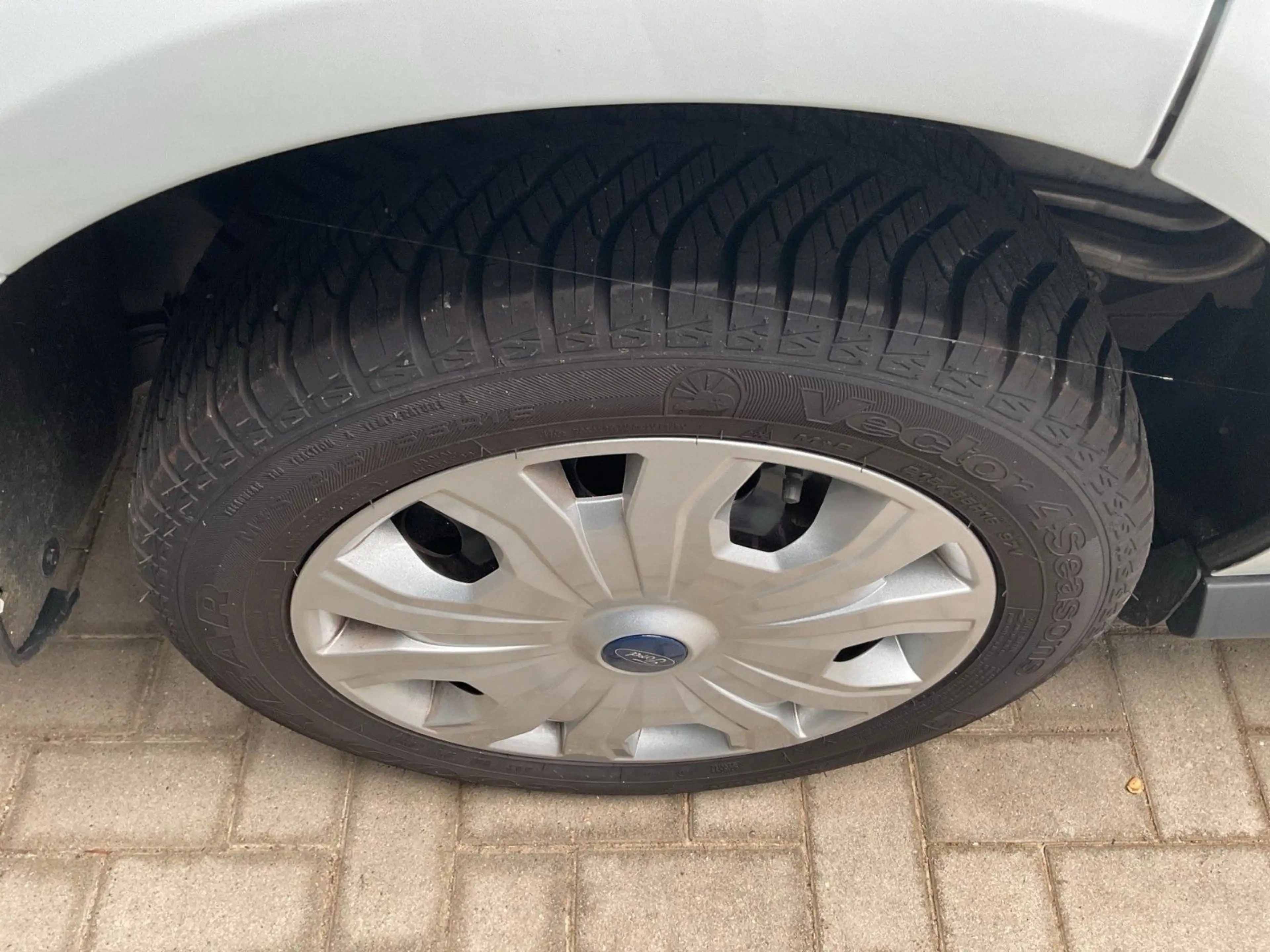 Ford Transit Connect Kasten L1 Wenig Km — photo 14