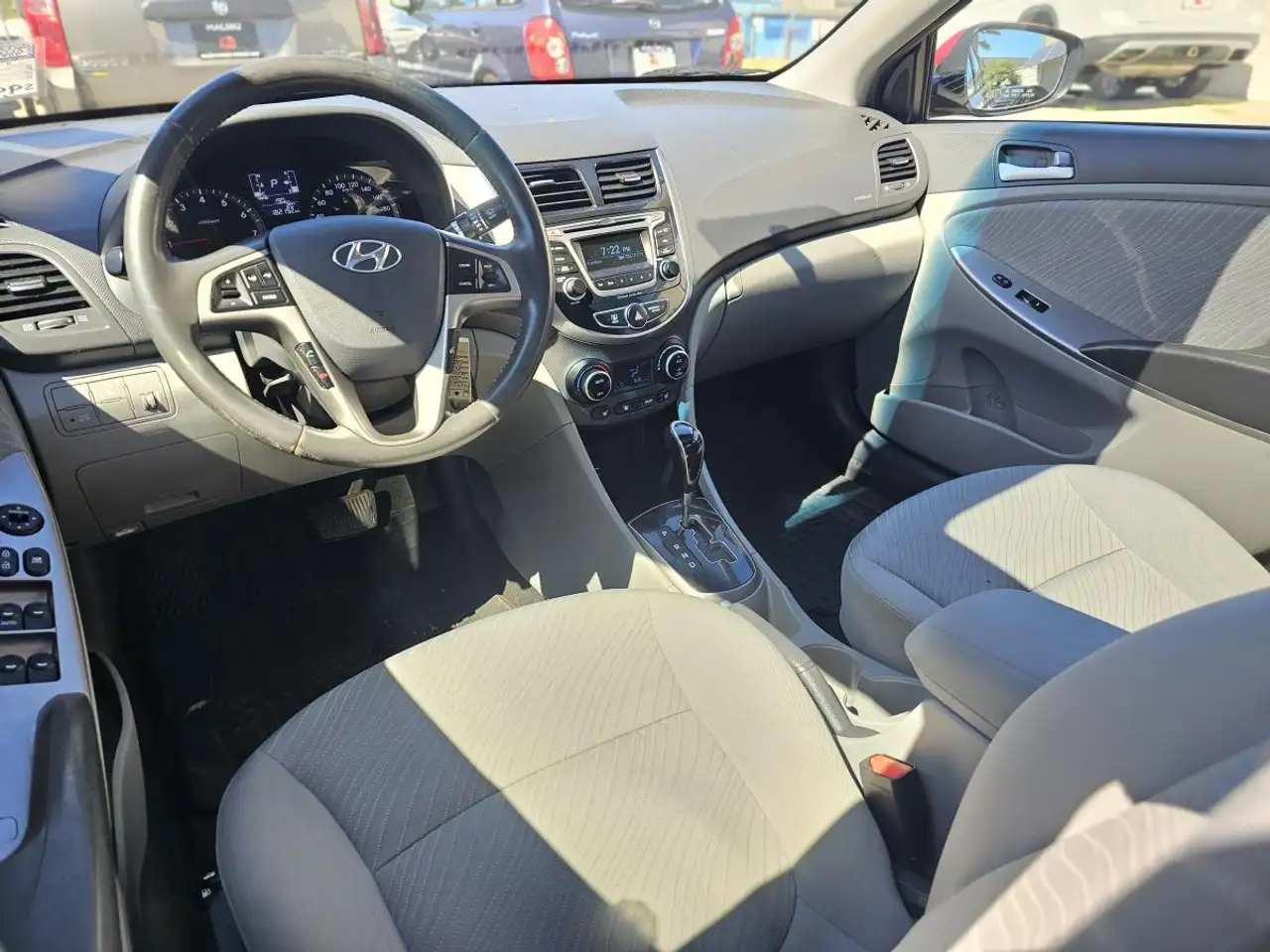 Hyundai ACCENT photo Hyundai ACCENT
